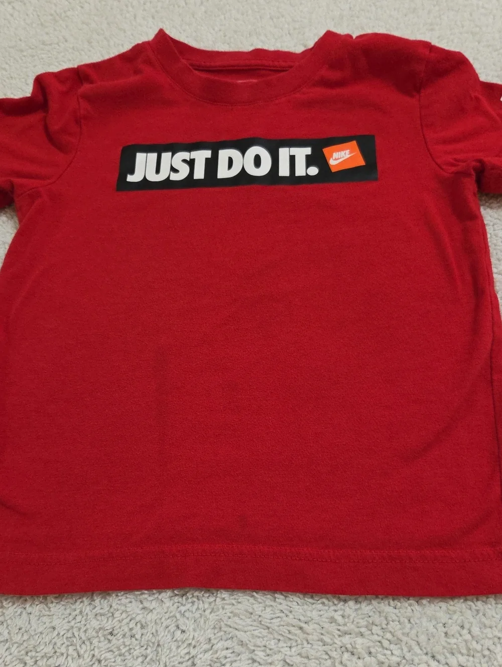 THE NIKE TEE TSHIRT